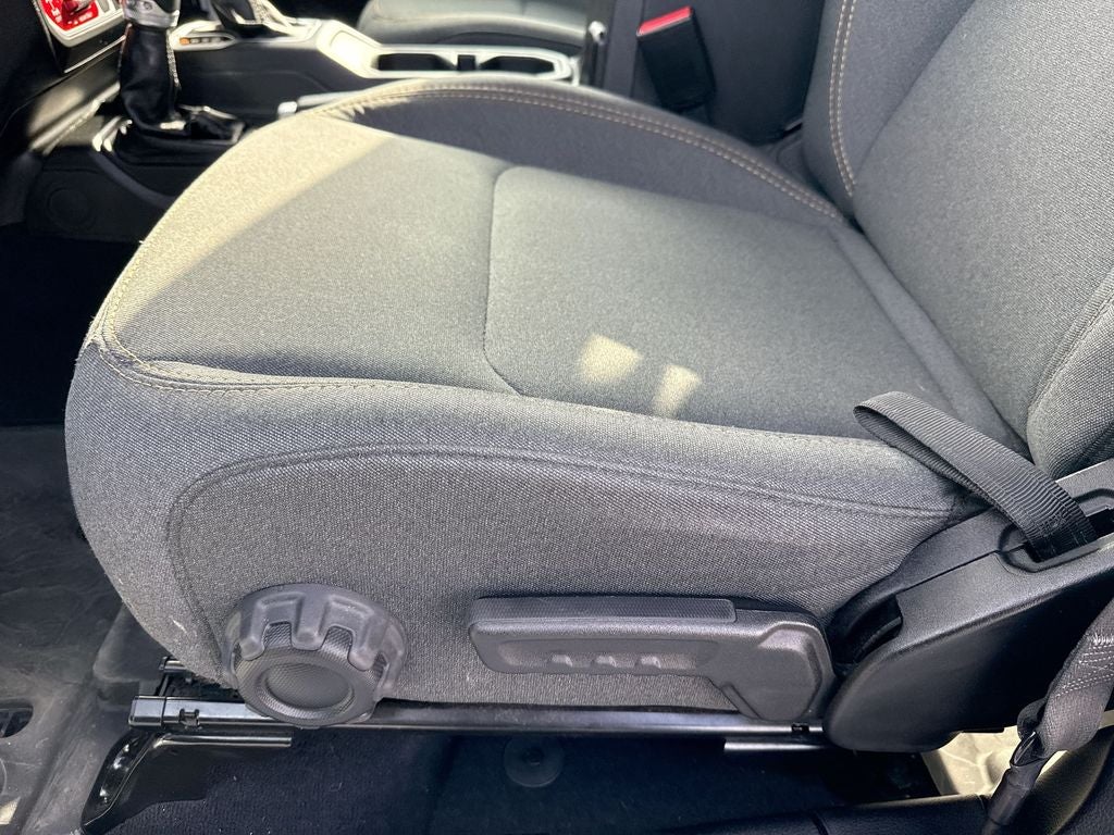 2025 Jeep Wrangler 4-Door Willys 4x4