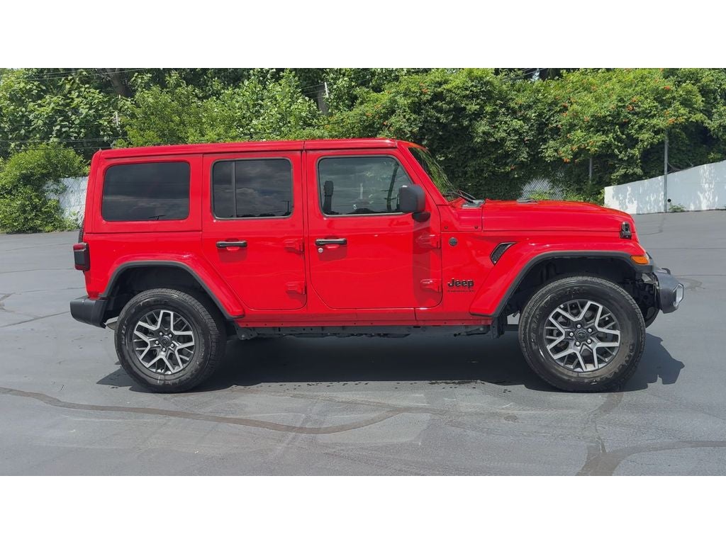 2025 Jeep Wrangler 4-Door Sahara 4x4
