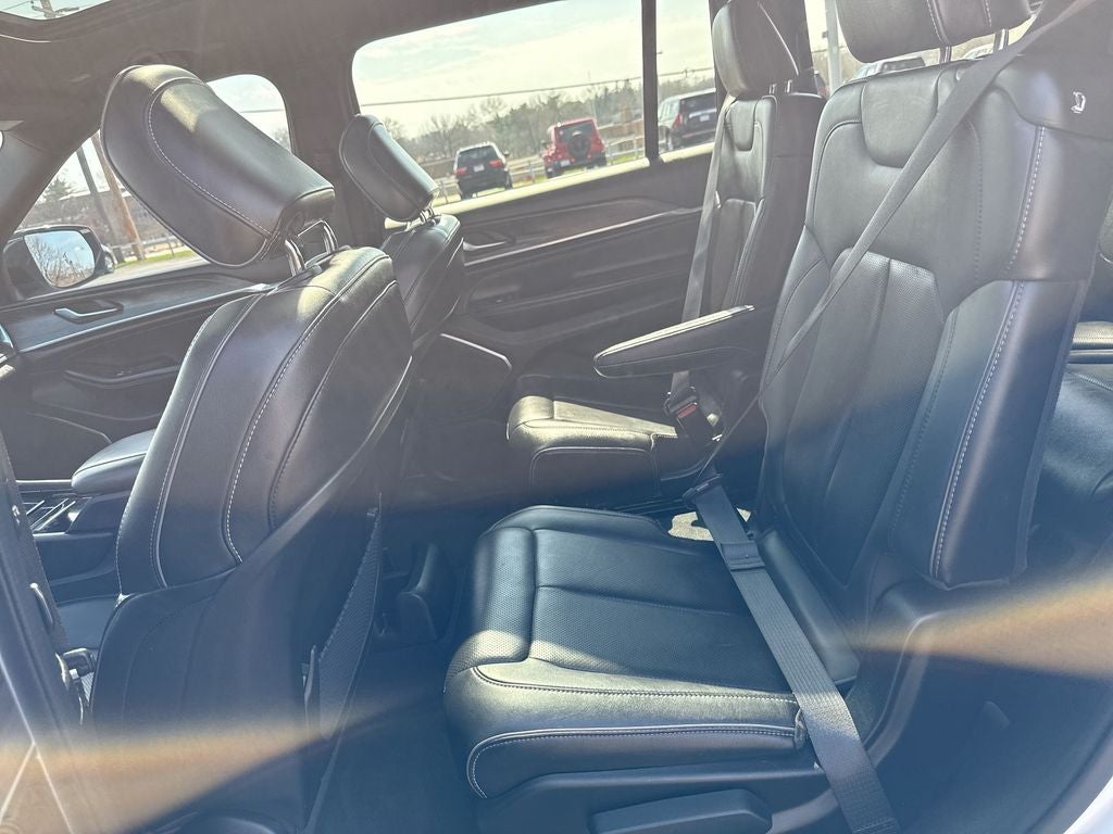 2023 Jeep Grand Cherokee L Overland 4x2