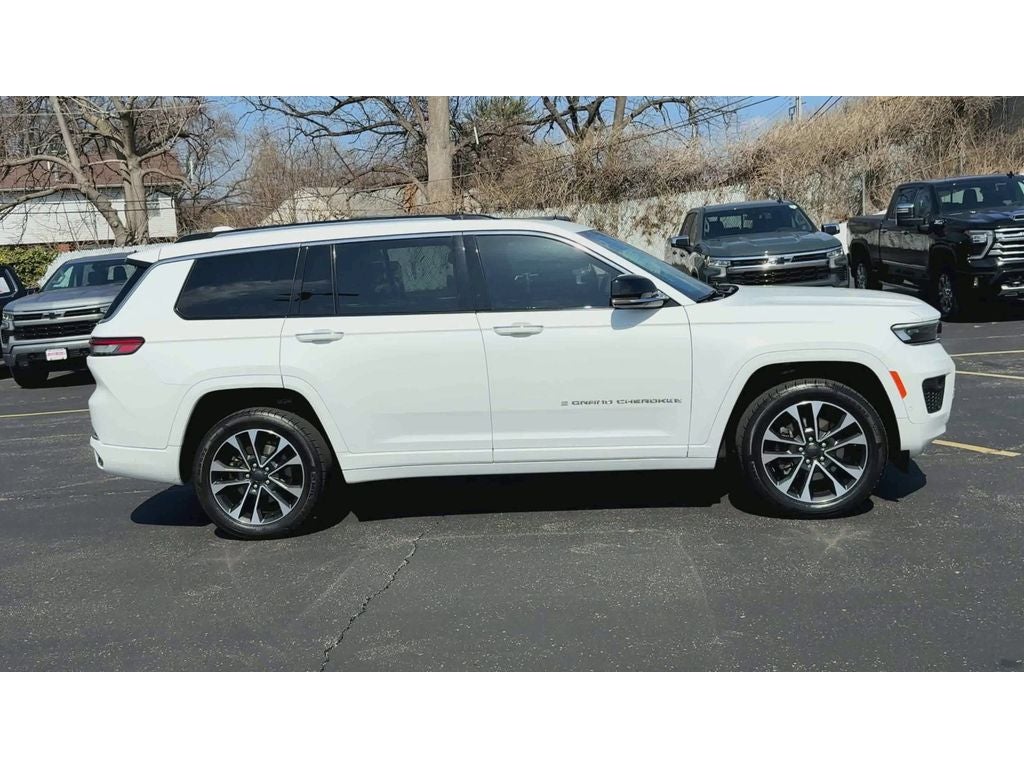 2023 Jeep Grand Cherokee L Overland 4x2