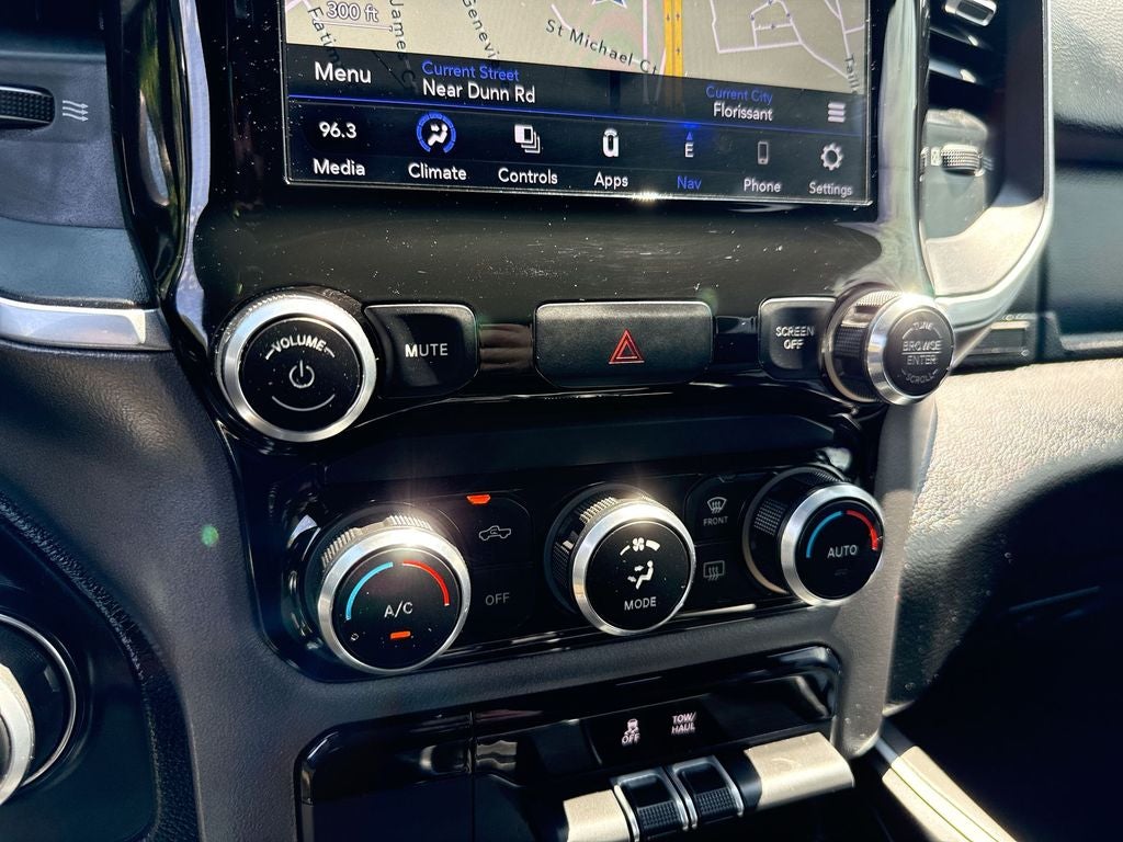 2021 RAM 1500 Big Horn Crew Cab 4x4 5'7" Box