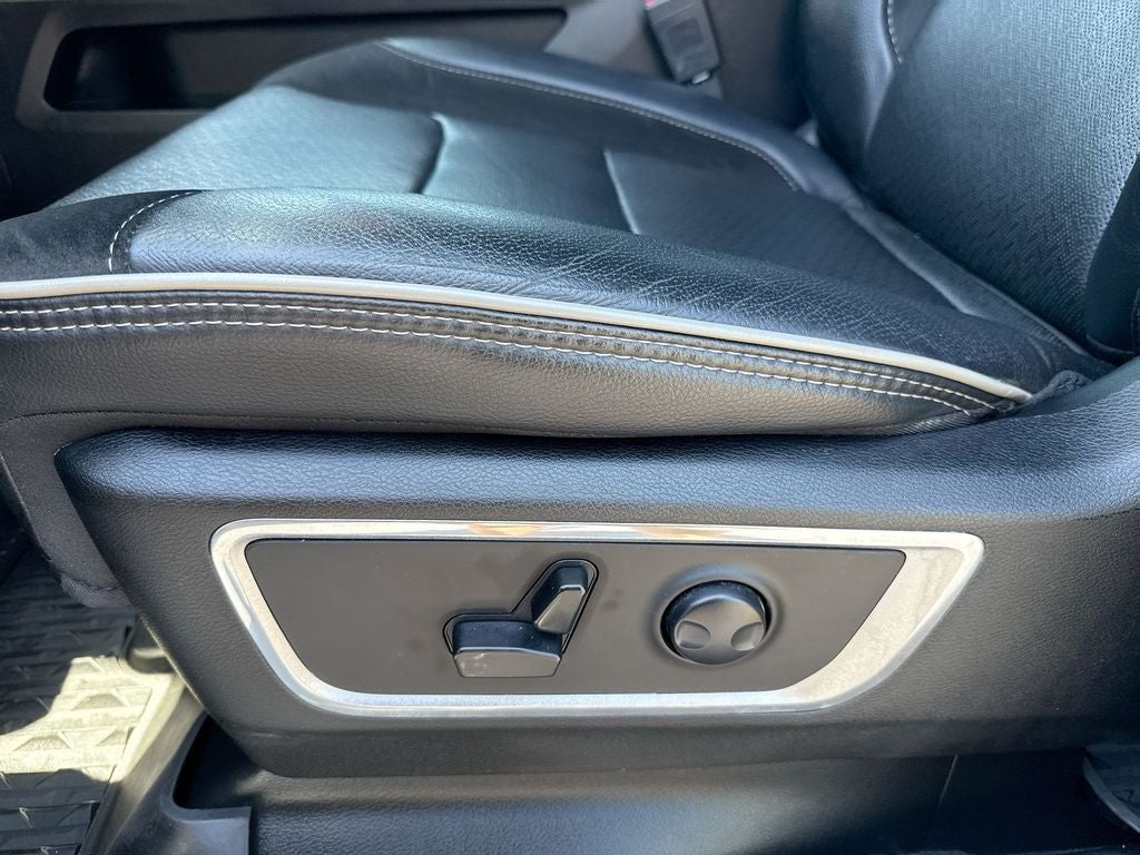 2023 RAM 1500 Laramie Crew Cab 4x4 5'7" Box