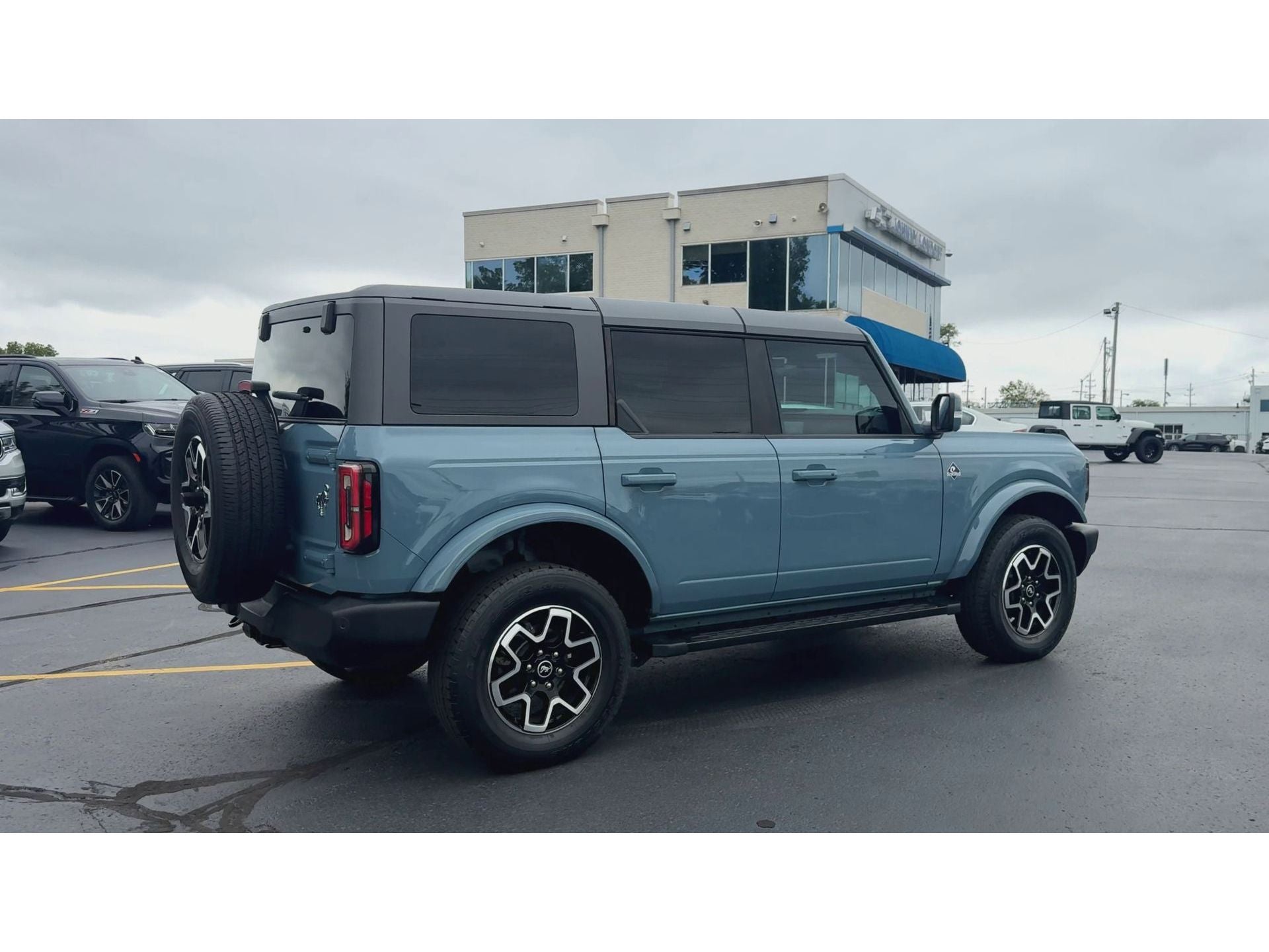2023 Ford Bronco Outer Banks