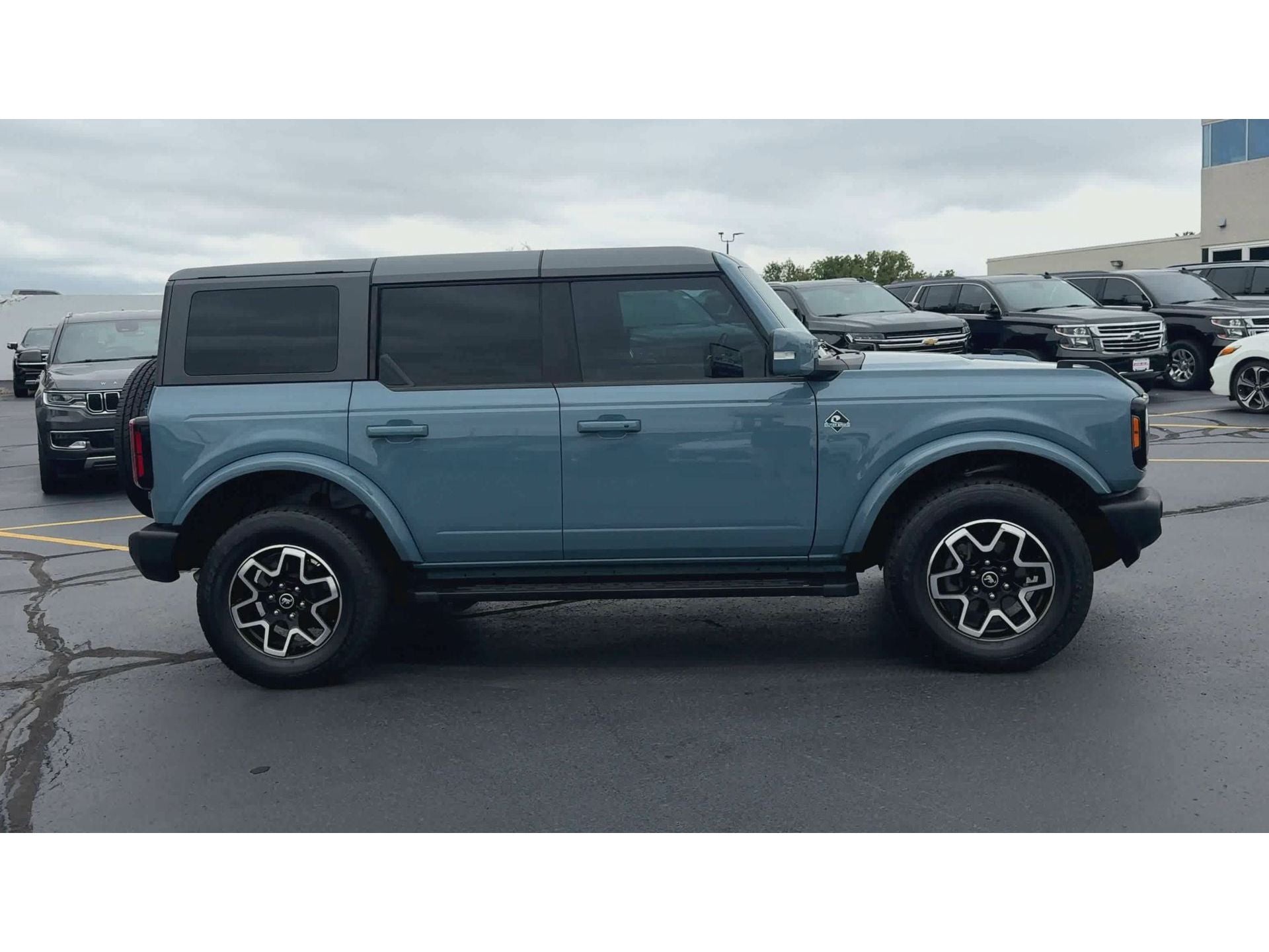 2023 Ford Bronco Outer Banks