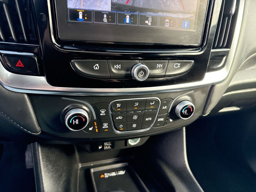 2023 Chevrolet Traverse LT Leather