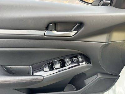 2025 Nissan Altima SR FWD