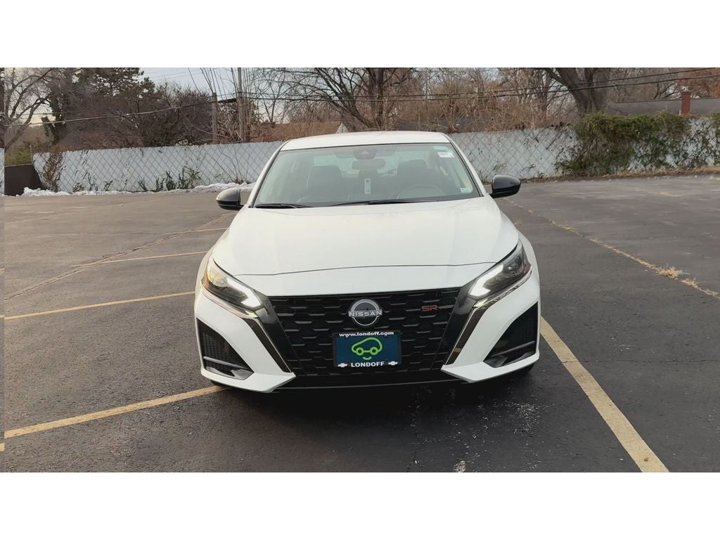 2025 Nissan Altima SR FWD