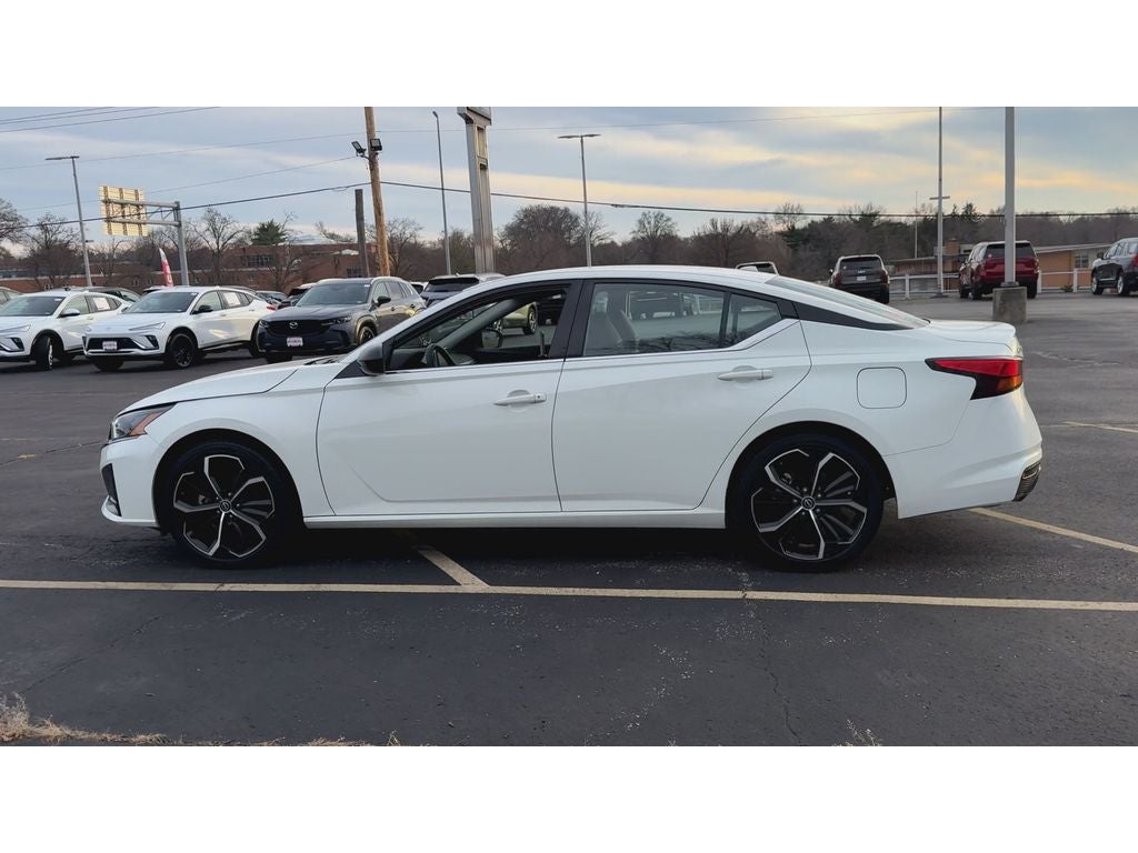 2025 Nissan Altima SR FWD