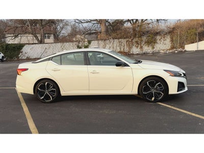 2025 Nissan Altima SR FWD