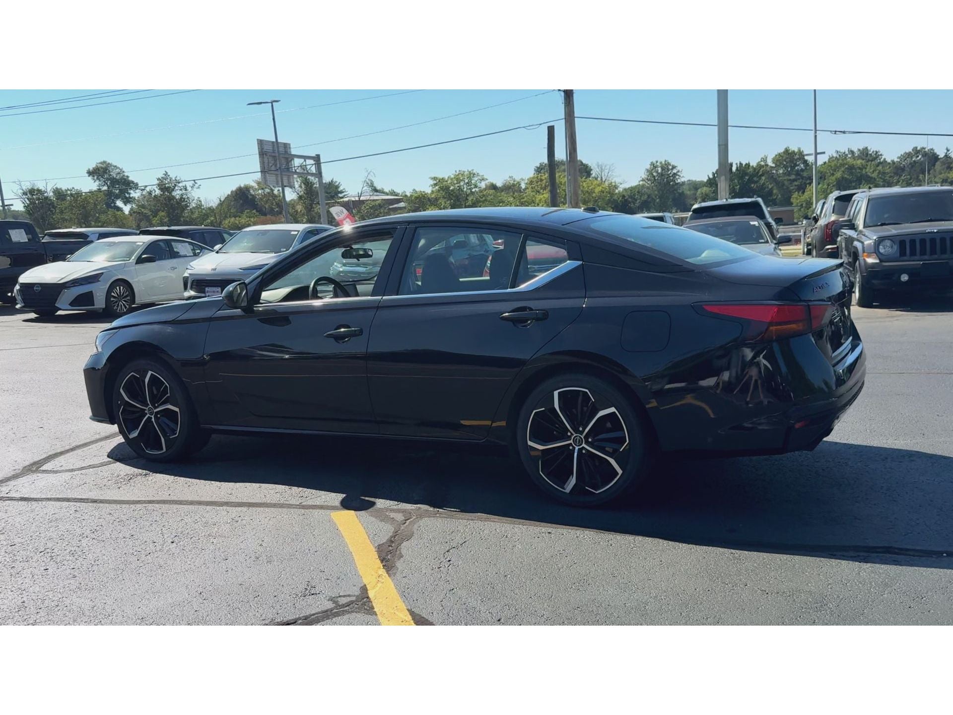 2025 Nissan Altima SR FWD