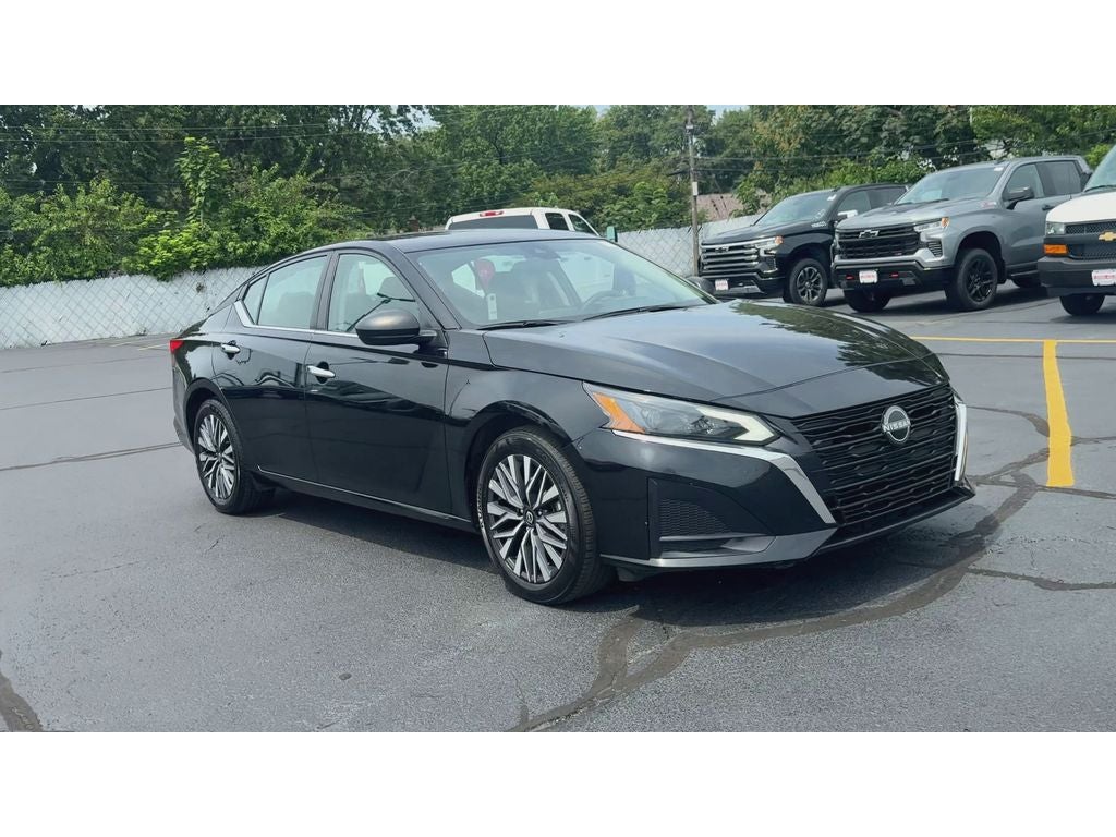 2025 Nissan Altima SV FWD