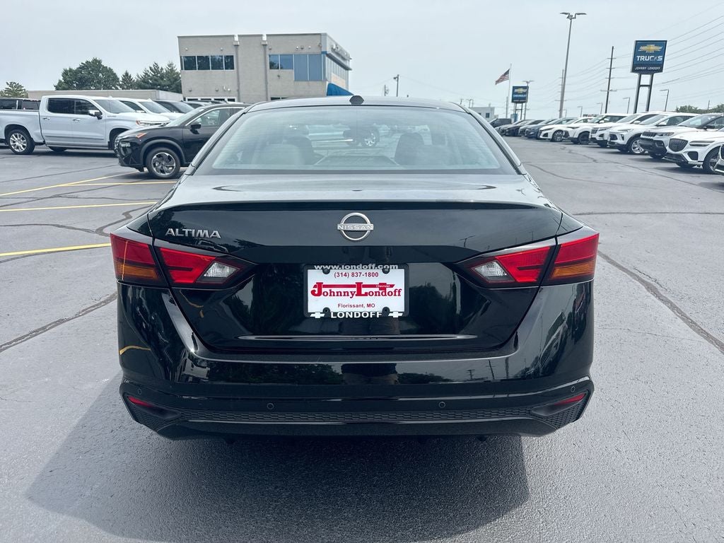 2025 Nissan Altima SV FWD