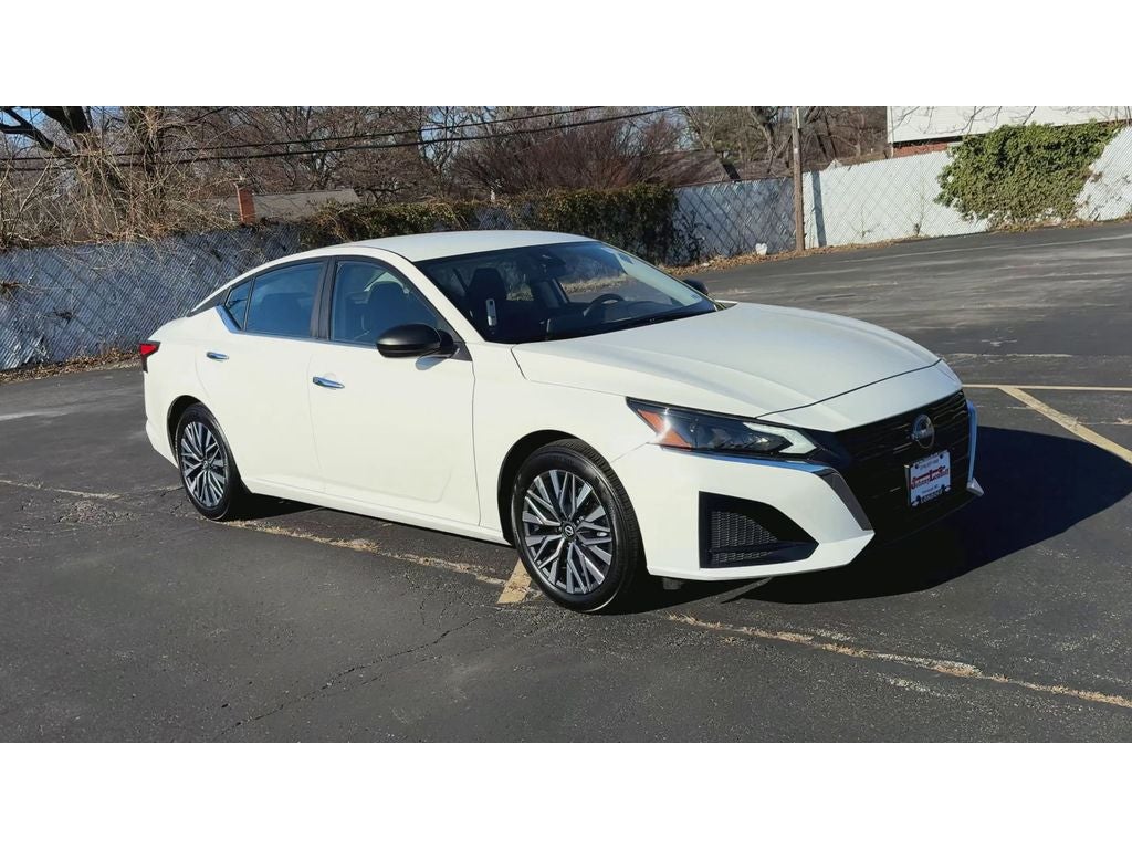 2025 Nissan Altima SV FWD