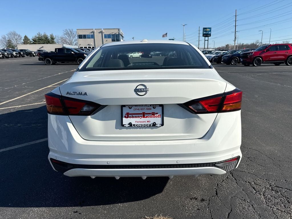 2025 Nissan Altima SV FWD