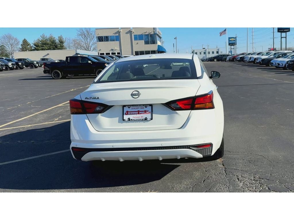 2025 Nissan Altima SV FWD