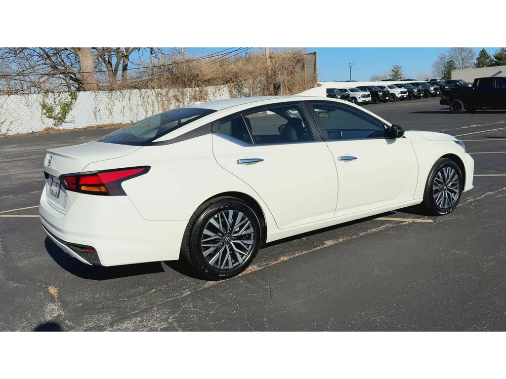 2025 Nissan Altima SV FWD