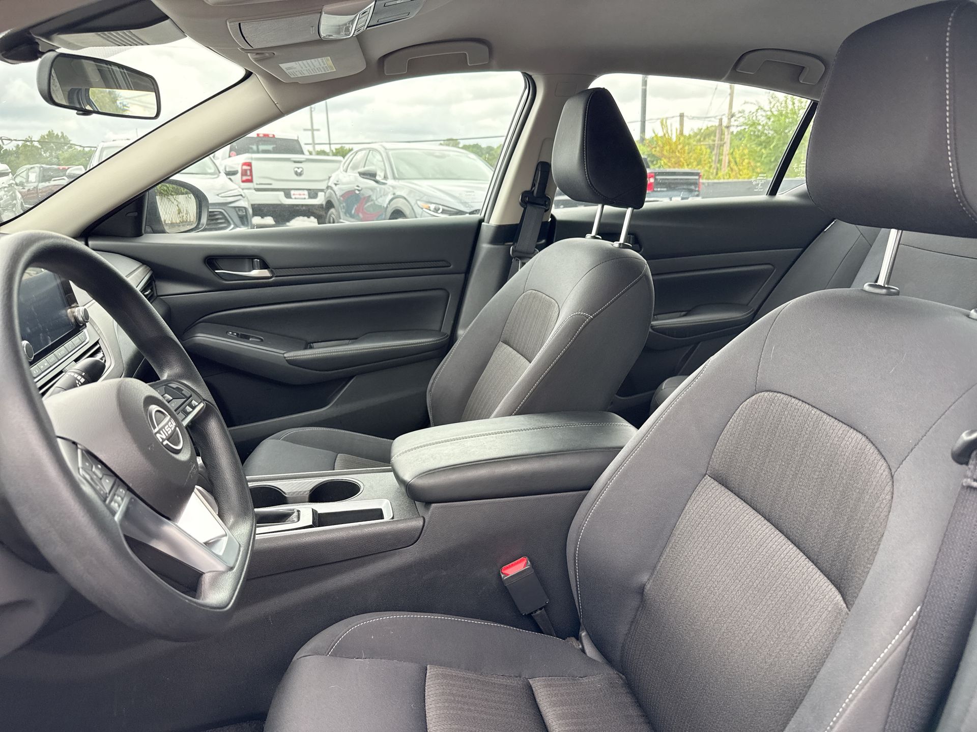 2025 Nissan Altima SV - Photo 12