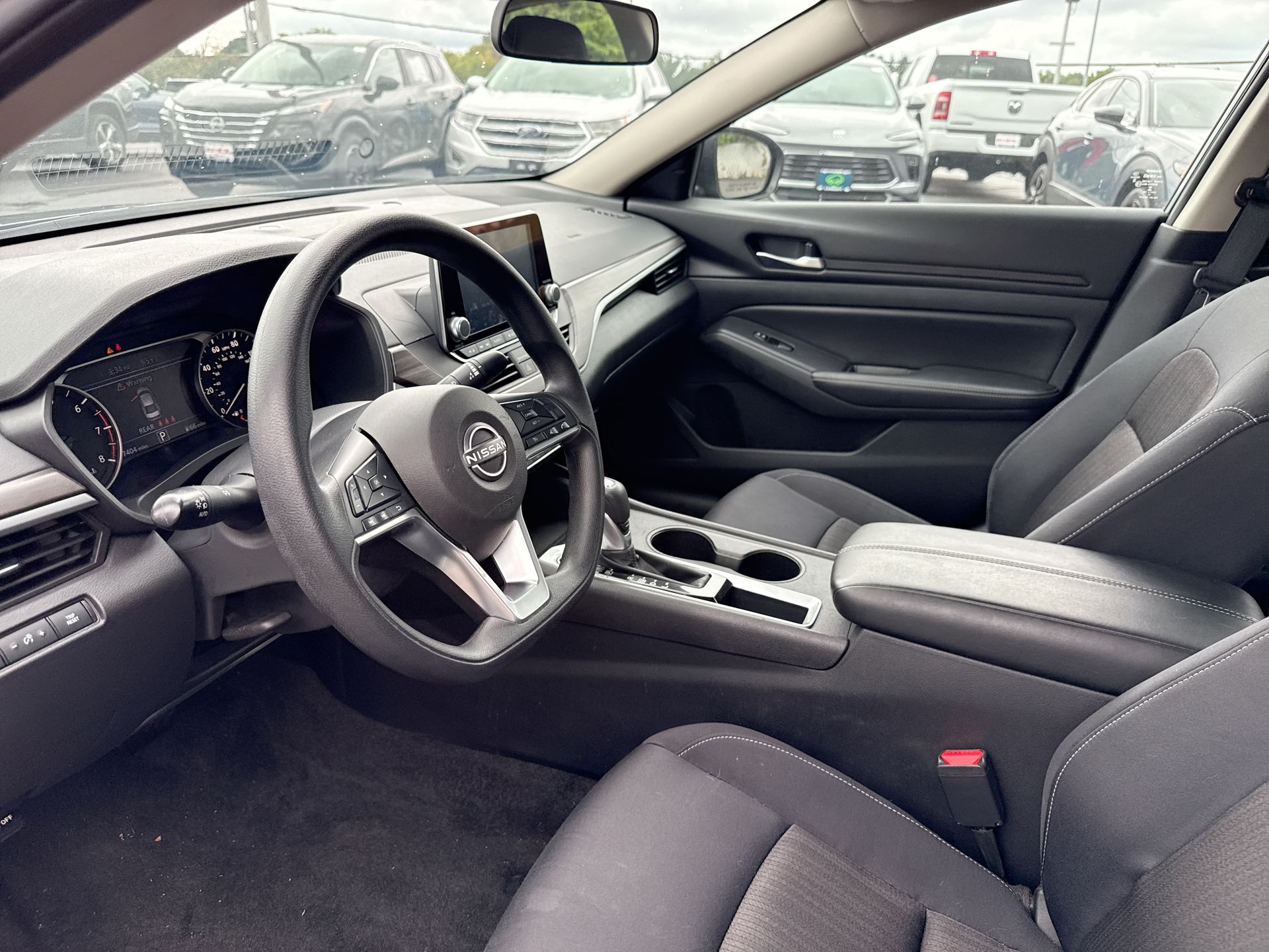 2025 Nissan Altima SV - Photo 13