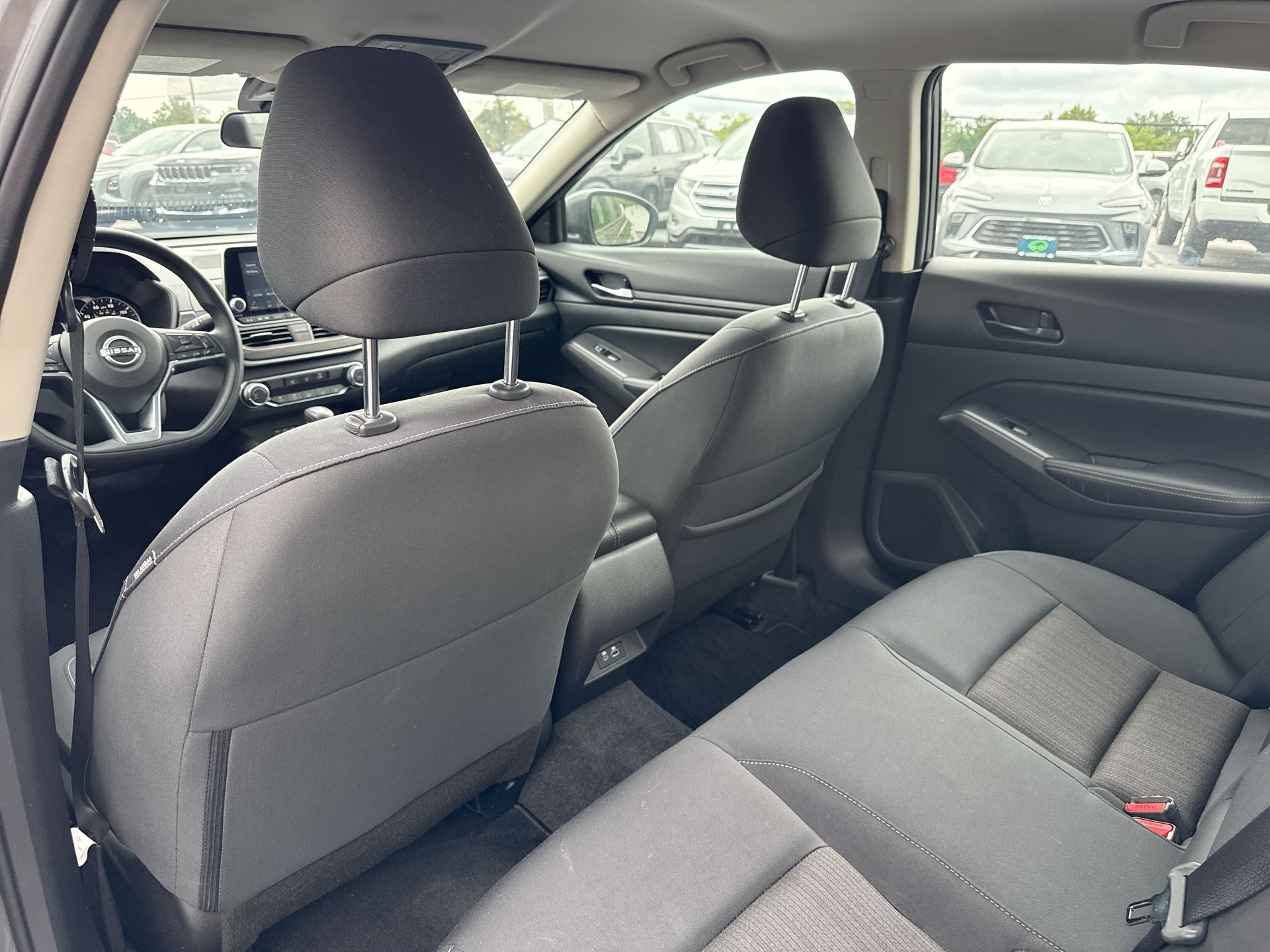 2025 Nissan Altima SV - Photo 14