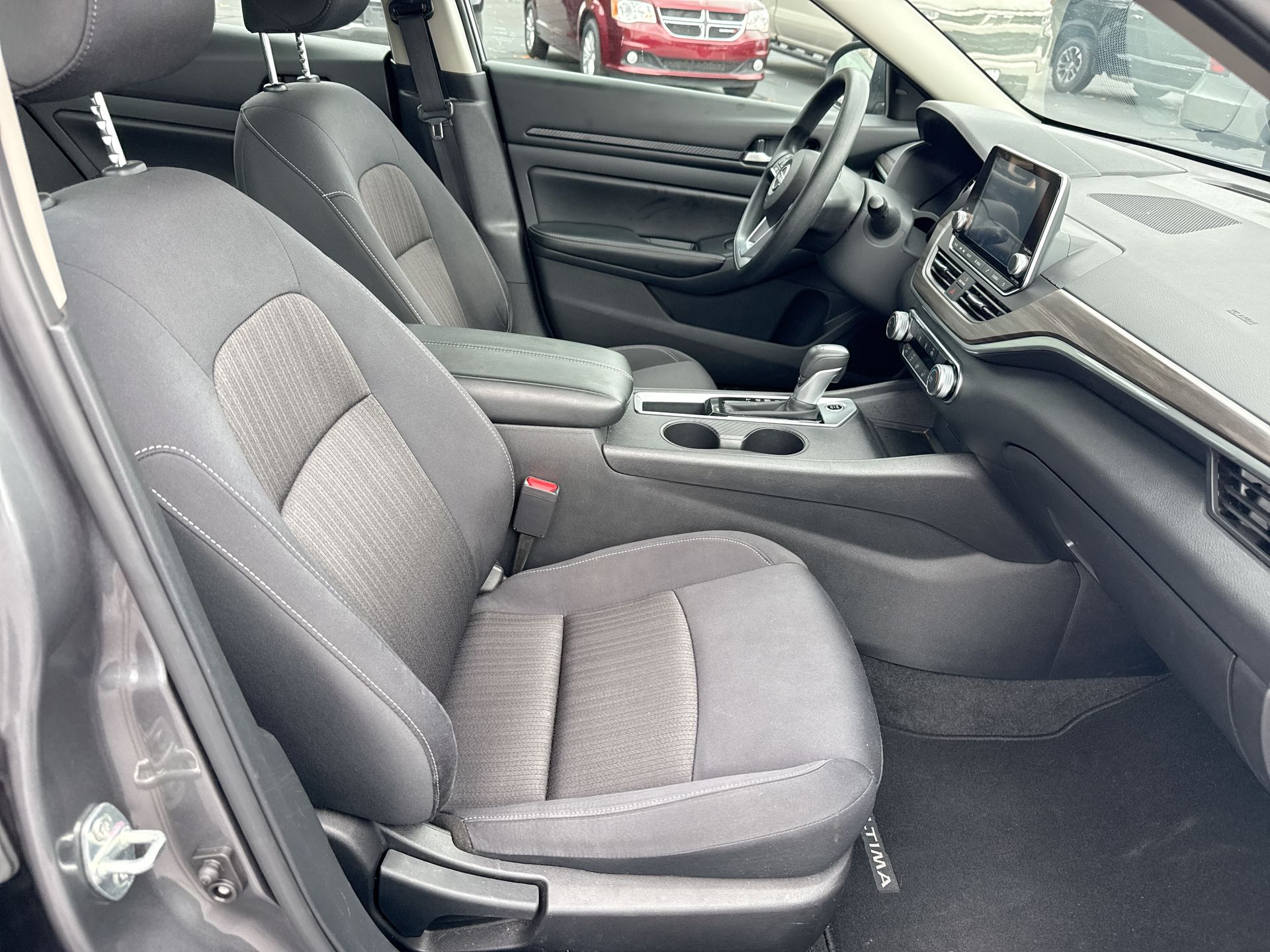 2025 Nissan Altima SV - Photo 15