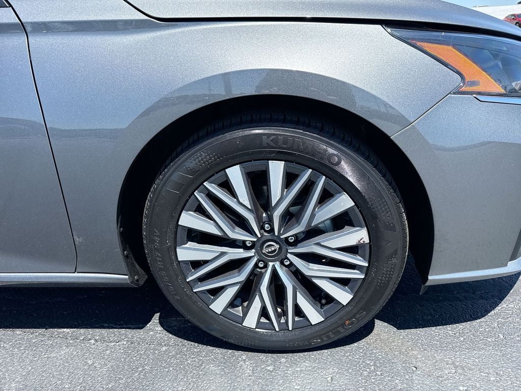 2025 Nissan Altima SV FWD
