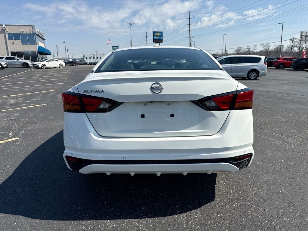 2025 Nissan Altima SV FWD