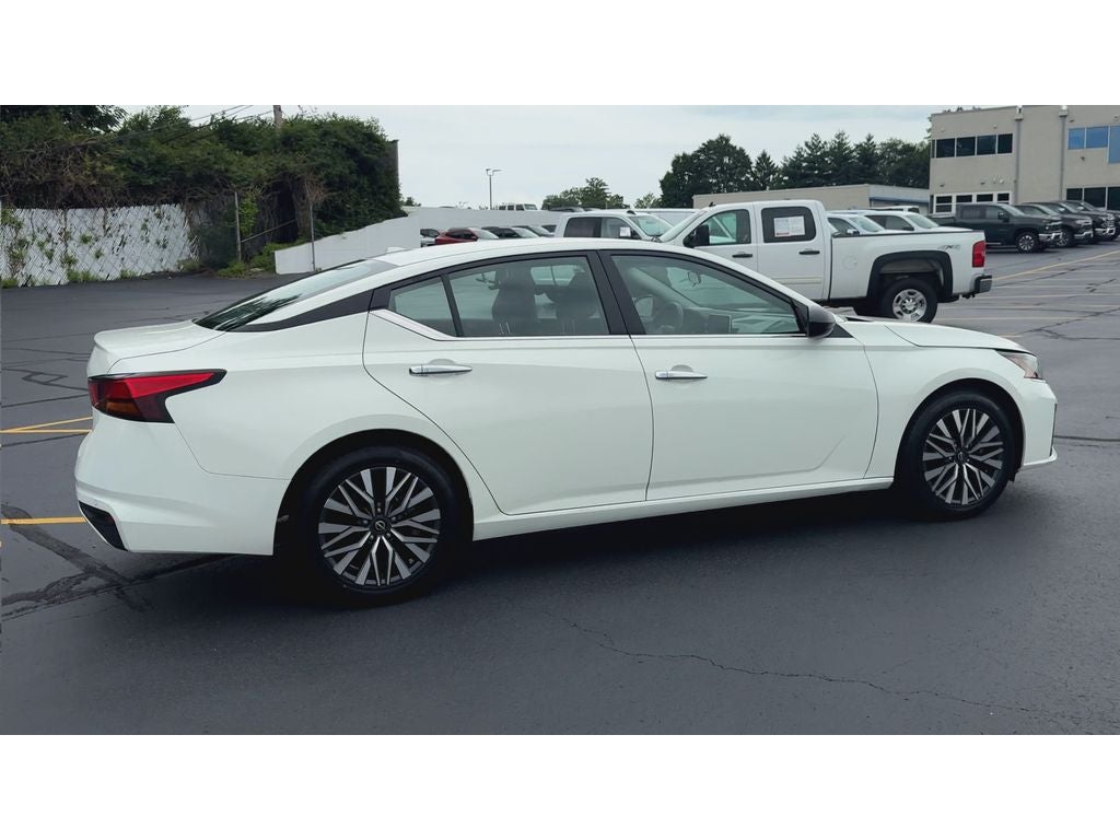 2025 Nissan Altima SV FWD