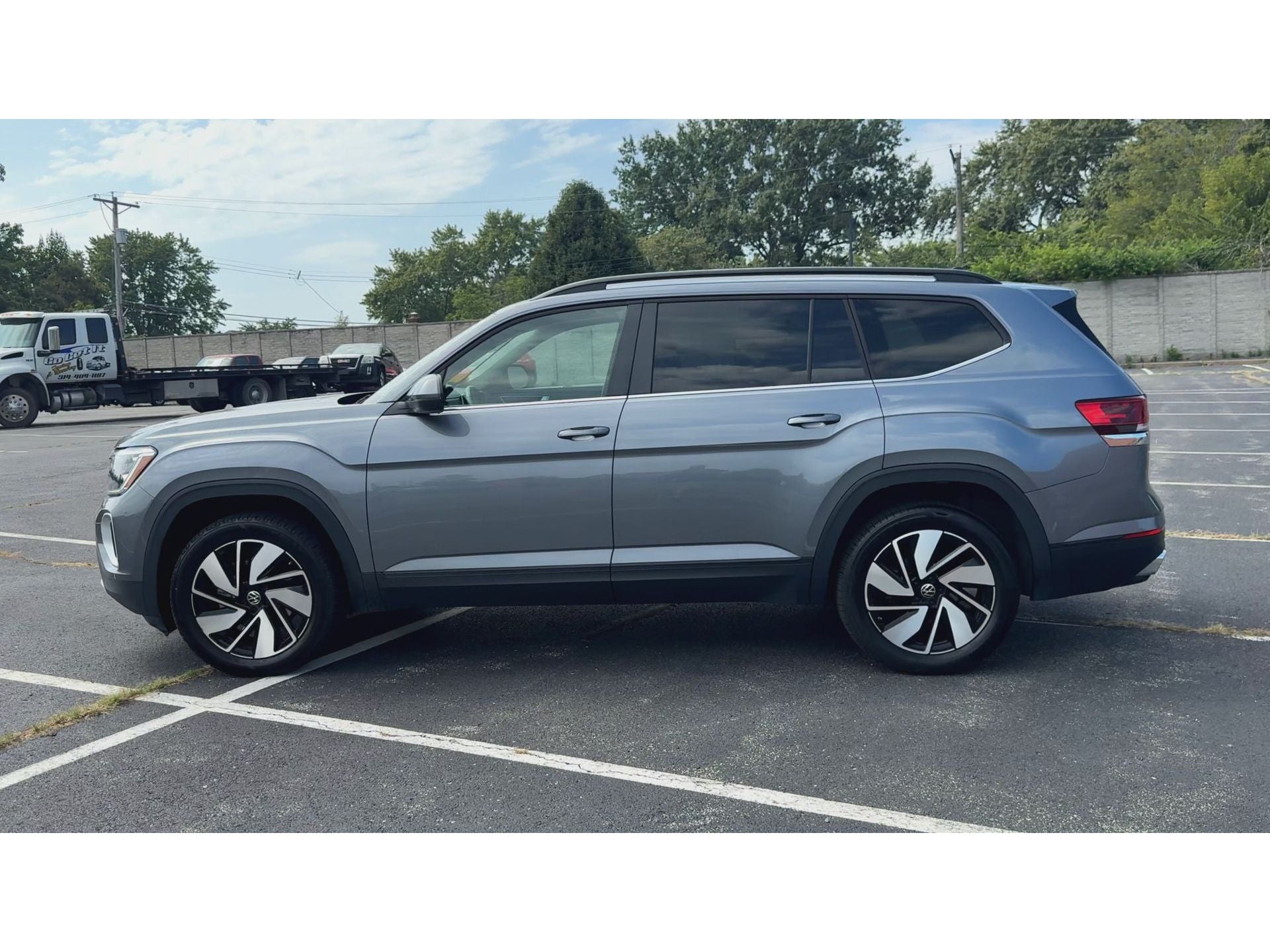 2024 Volkswagen Atlas 2.0T SE w/Technology