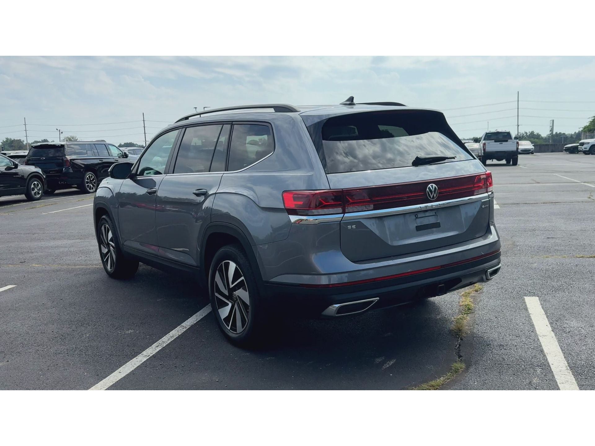 2024 Volkswagen Atlas 2.0T SE w/Technology