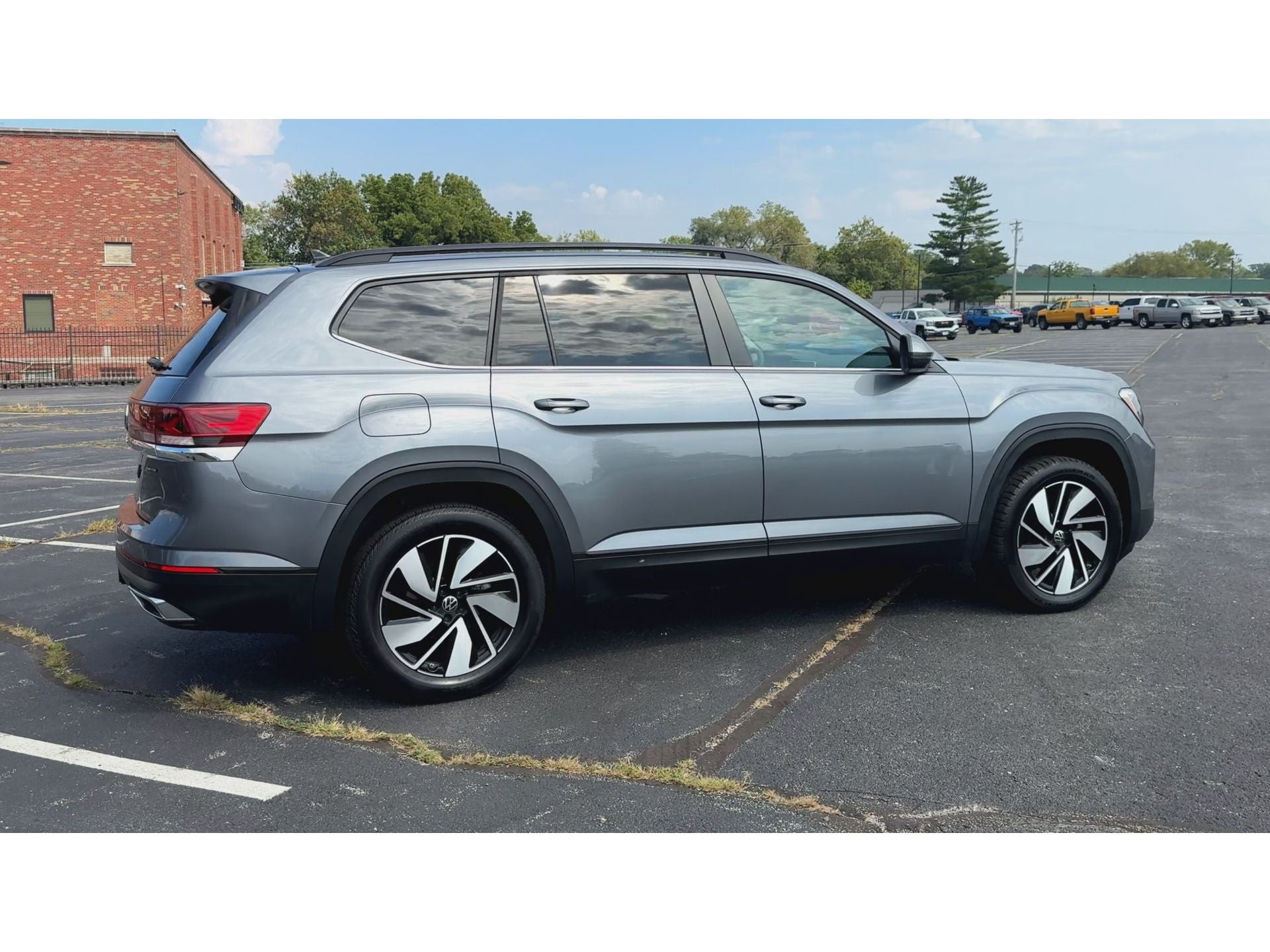 2024 Volkswagen Atlas 2.0T SE w/Technology
