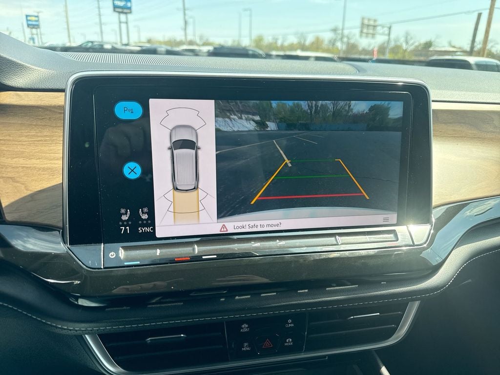 2025 Volkswagen Atlas 2.0T SE w/Technology