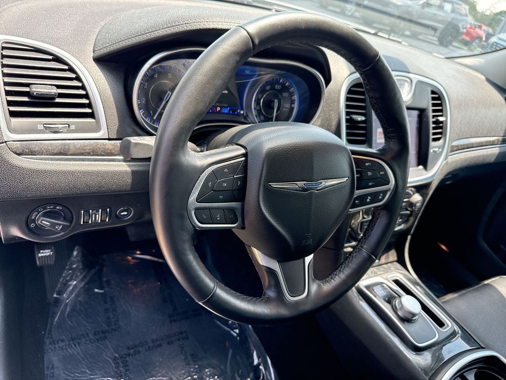 2022 Chrysler 300 Touring L