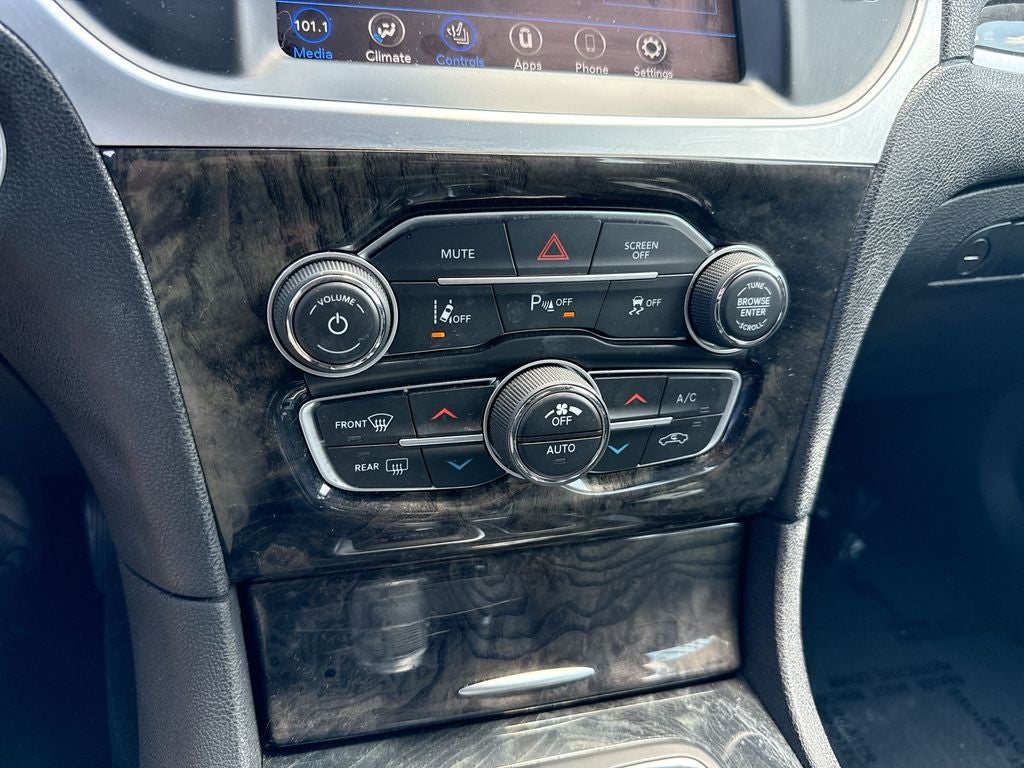 2022 Chrysler 300 Touring L
