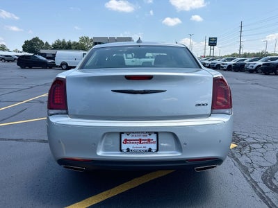 2022 Chrysler 300 Touring L