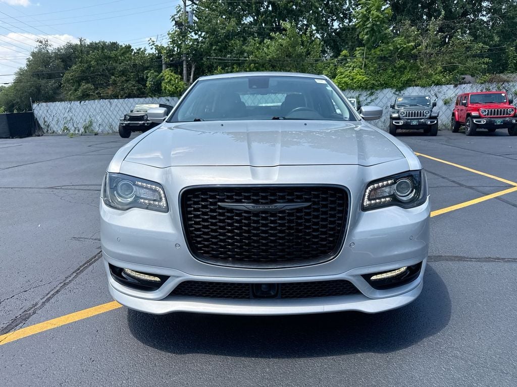 2022 Chrysler 300 Touring L