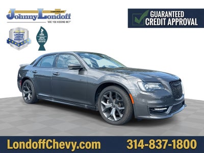 2022 Chrysler 300 Touring L