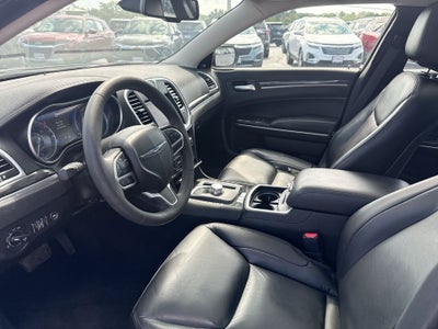2022 Chrysler 300 Touring L