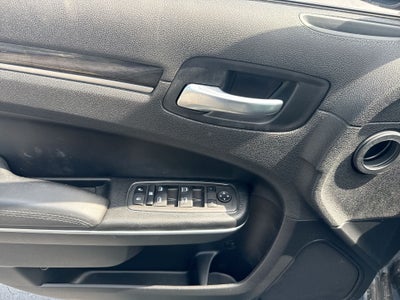2022 Chrysler 300 Touring L