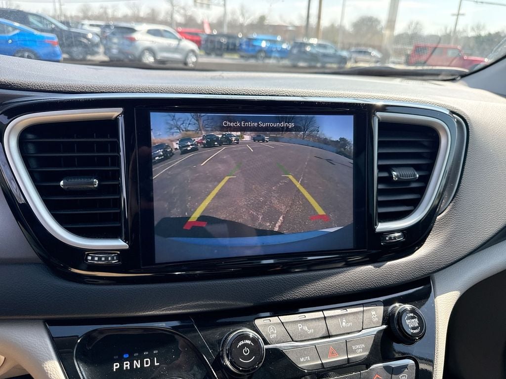 2024 Chrysler Pacifica Touring L