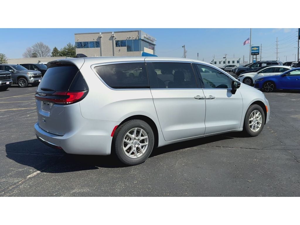 2024 Chrysler Pacifica Touring L