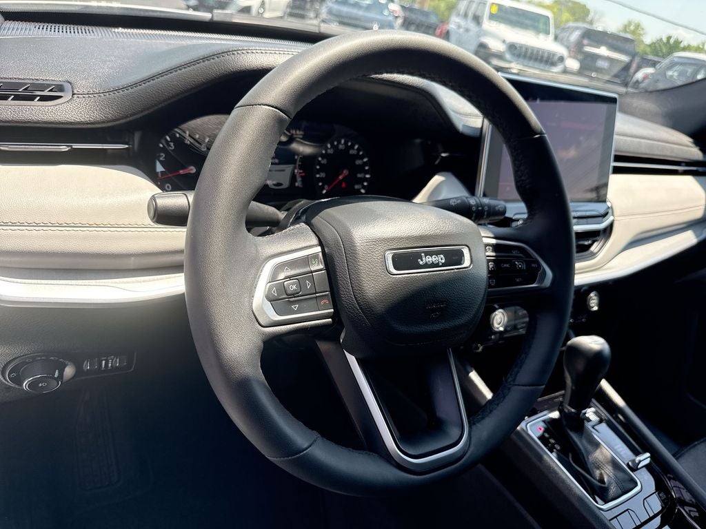 2025 Jeep Compass Limited - Photo 14