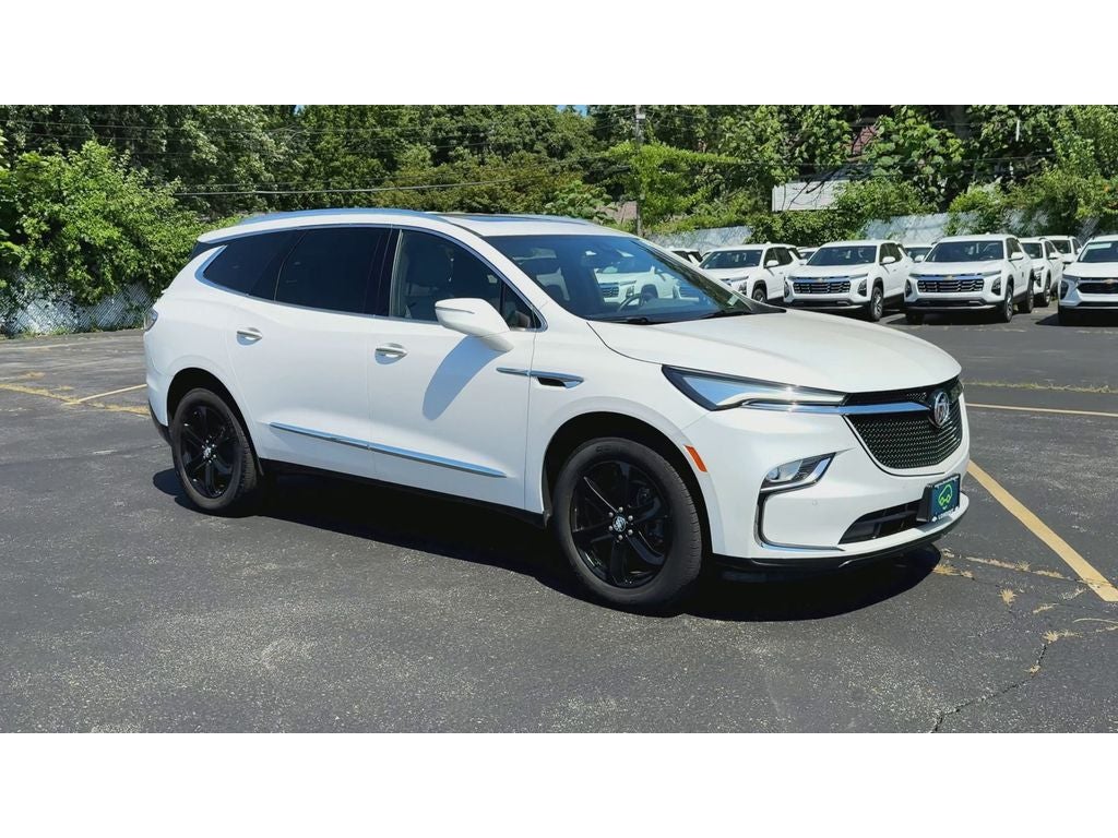 2023 Buick Enclave Essence