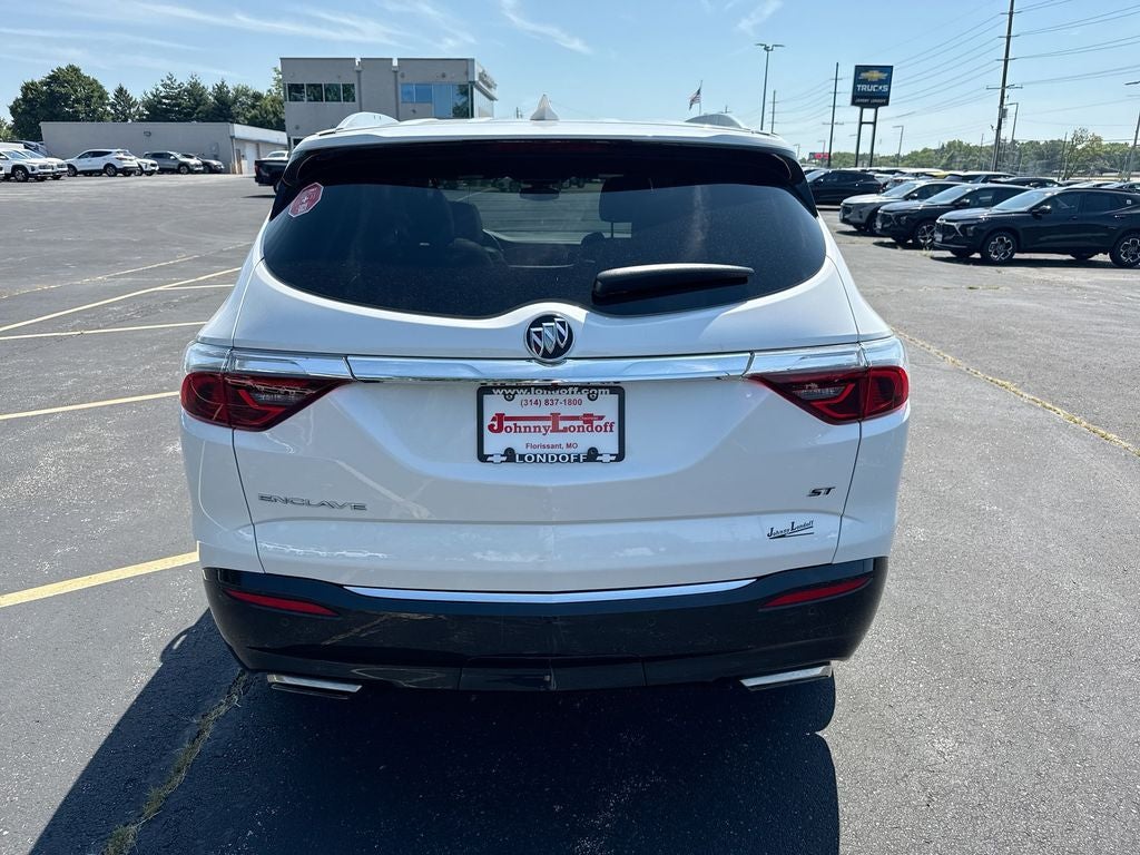 2023 Buick Enclave Essence