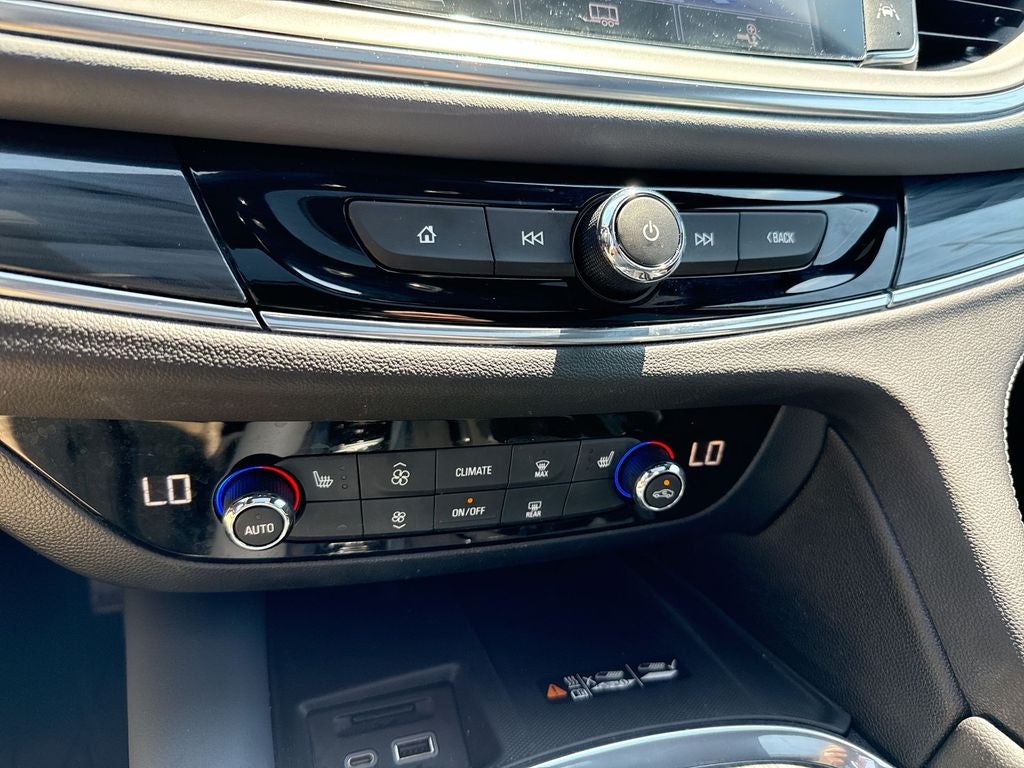 2023 Buick Enclave Essence