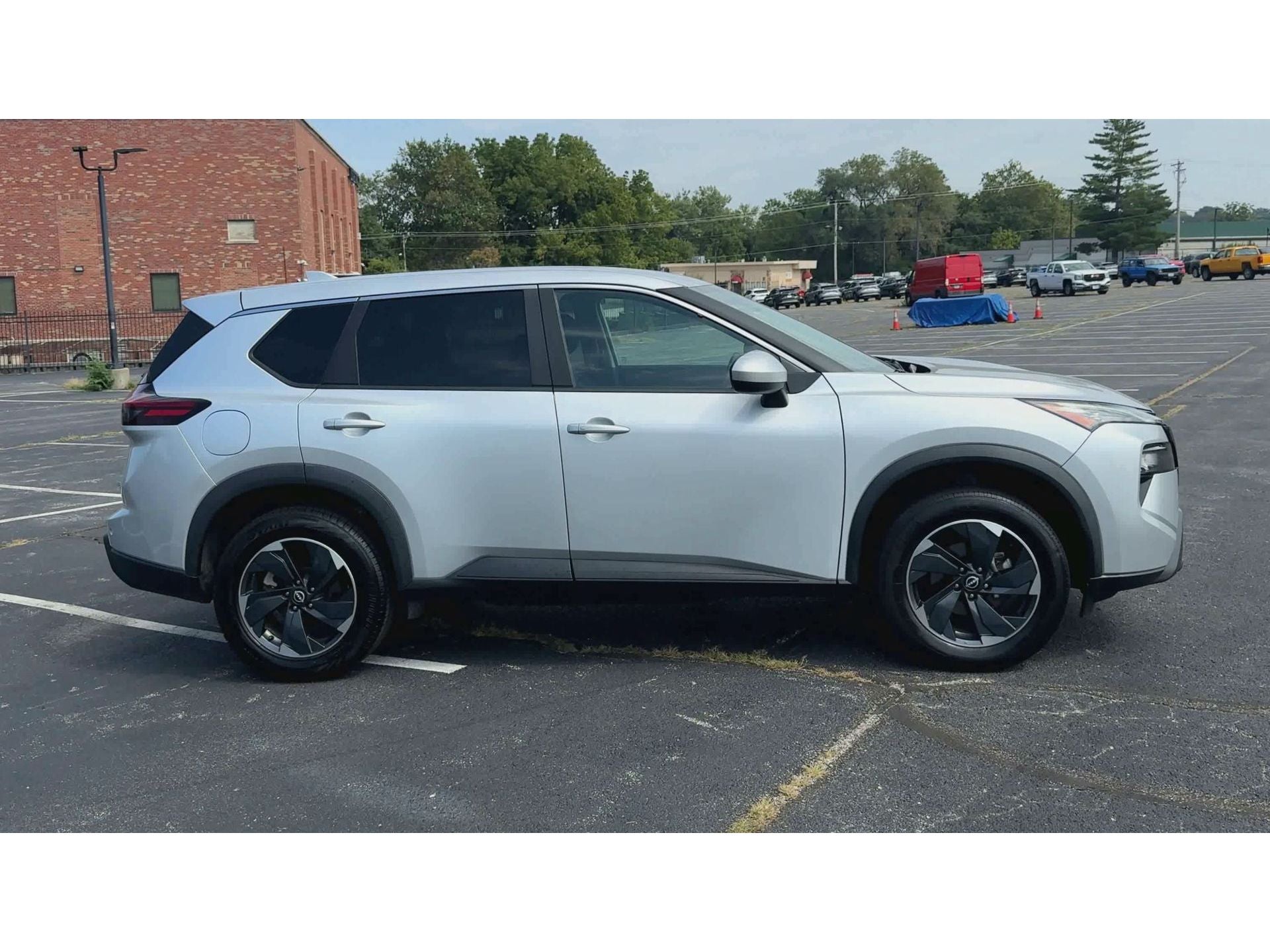 2024 Nissan Rogue SV