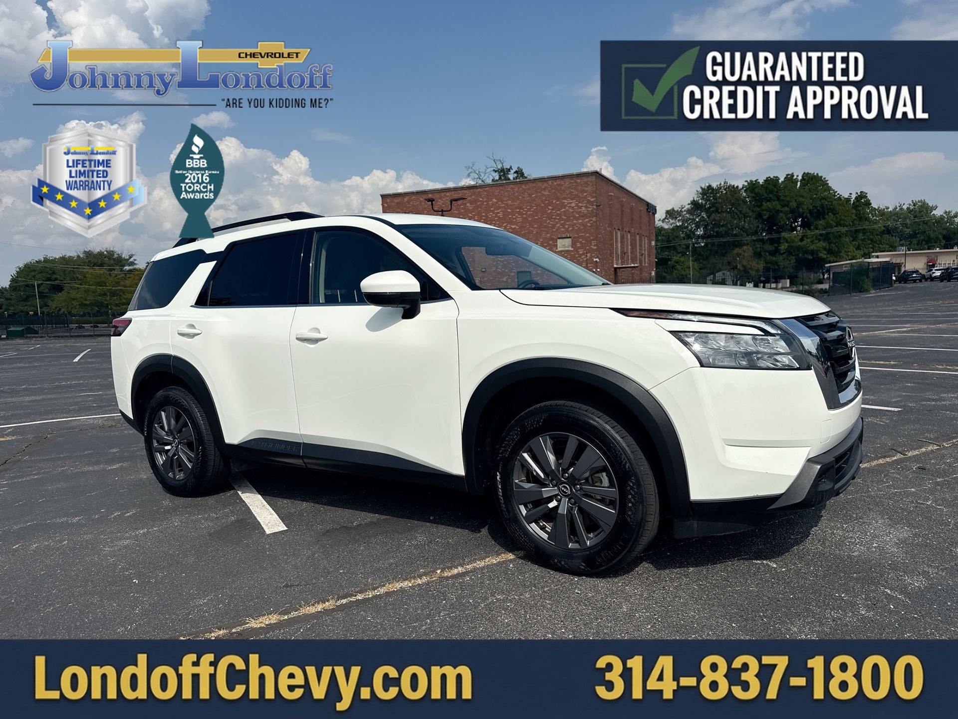 2024 Nissan Pathfinder SV