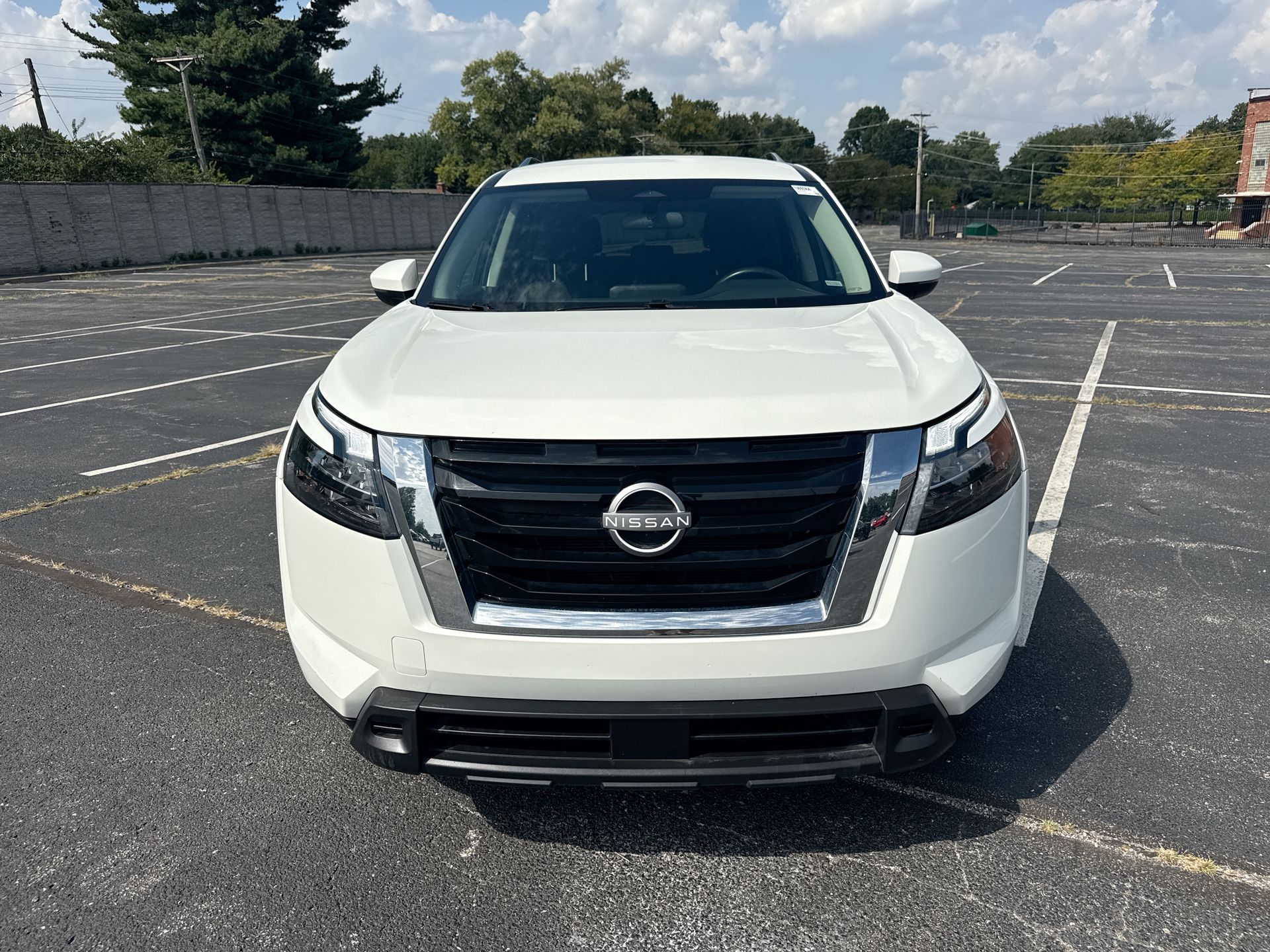 2024 Nissan Pathfinder SV