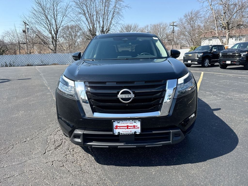 2025 Nissan Pathfinder SV 4WD