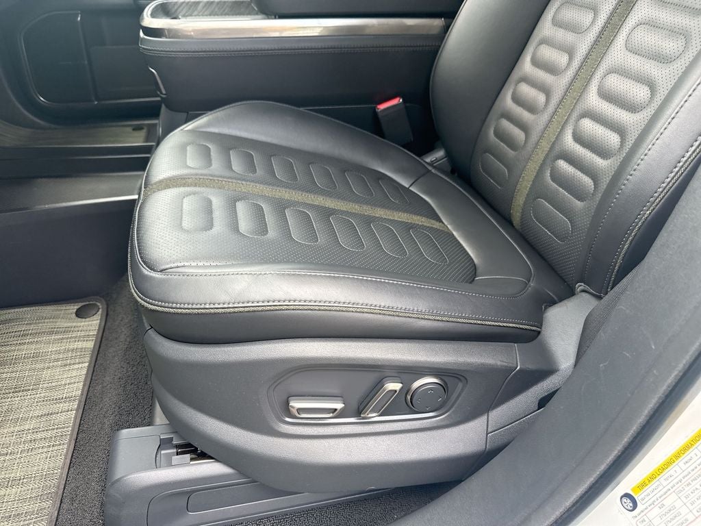 2022 Rivian R1S Adventure