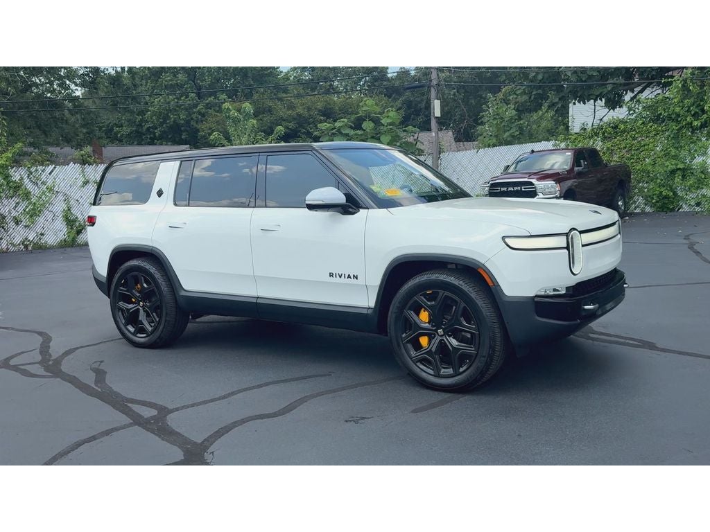 2022 Rivian R1S Adventure
